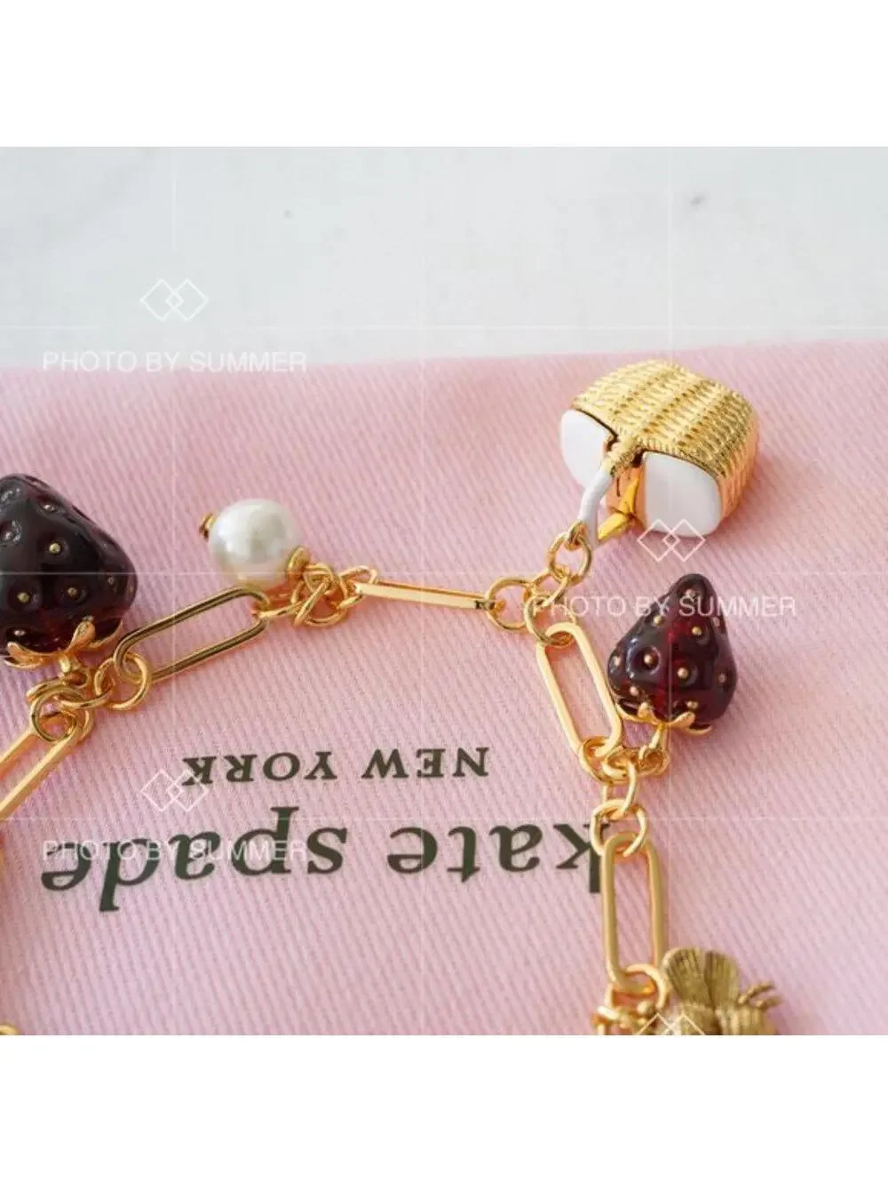 Kate Spade Picnic Perfect Charm Bracelet Strawberry Basket Bee Flower NWT - Picture 9 of 10